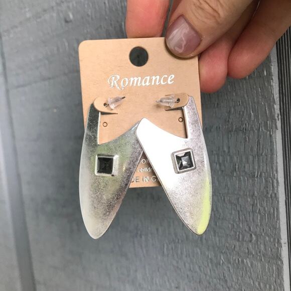 NEW Romance Matte Silver Tone oblong mod chevron-style semi-hoop earrings - Picture 15 of 15